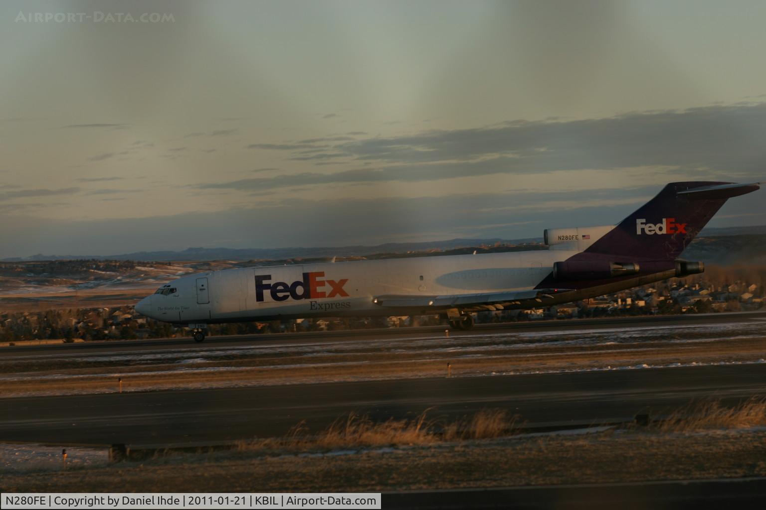 N280FE, 1981 Boeing 727-233F C/N 22347, FedEx Boeing 727 departing Billings Logan 1-21-2011