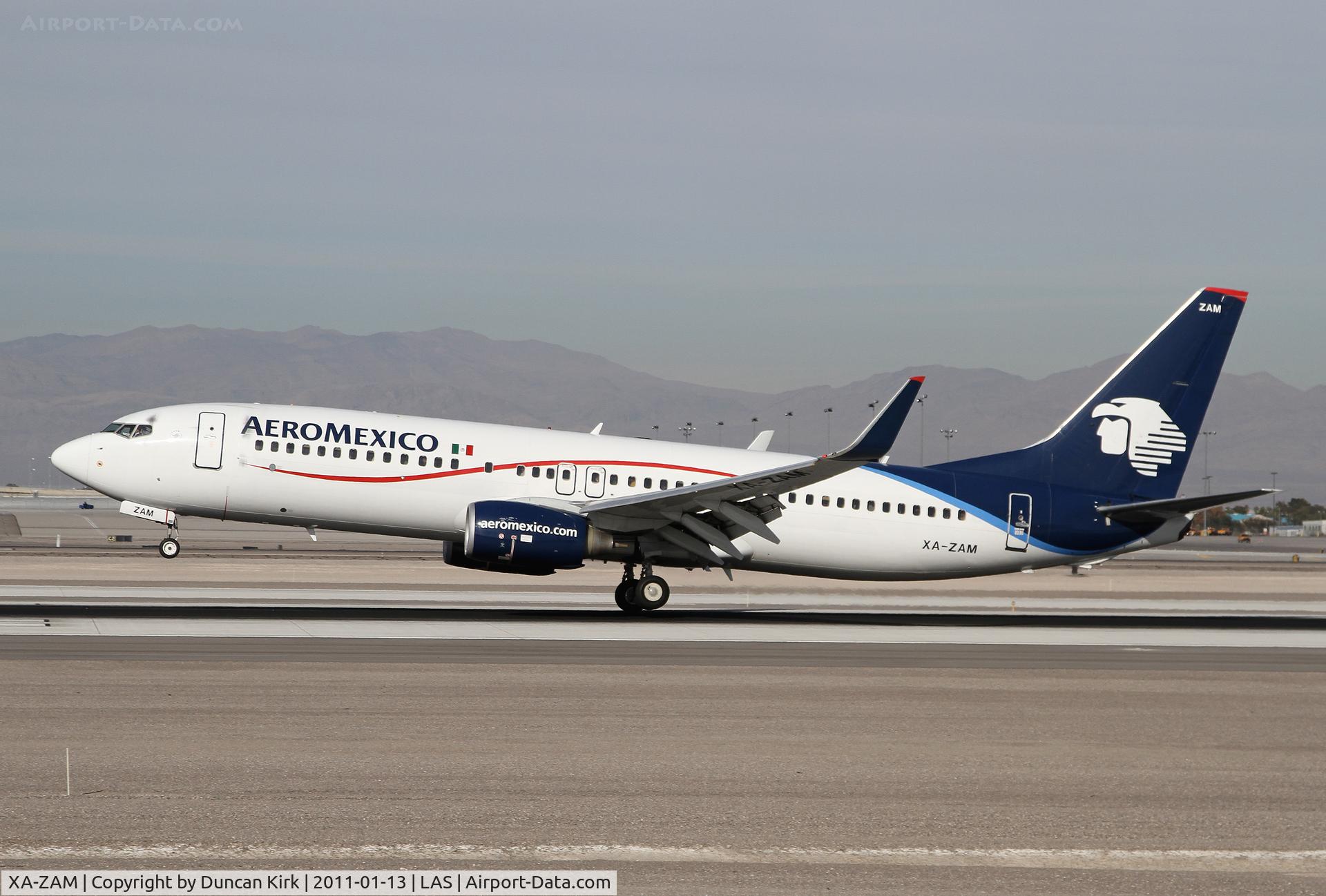 XA-ZAM, 2007 Boeing 737-852 C/N 35120, Touchdown!