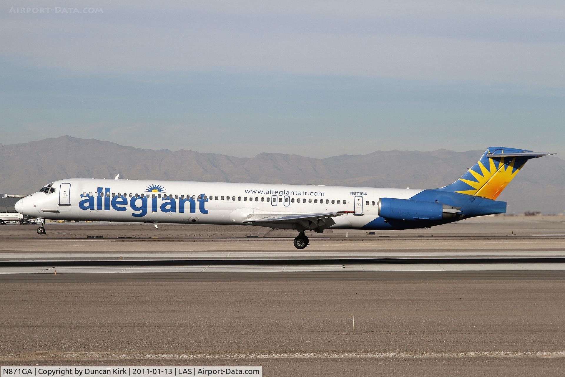 N871GA, 1996 McDonnell Douglas MD-83 (DC-9-83) C/N 53192, B.757's are joining the fleet