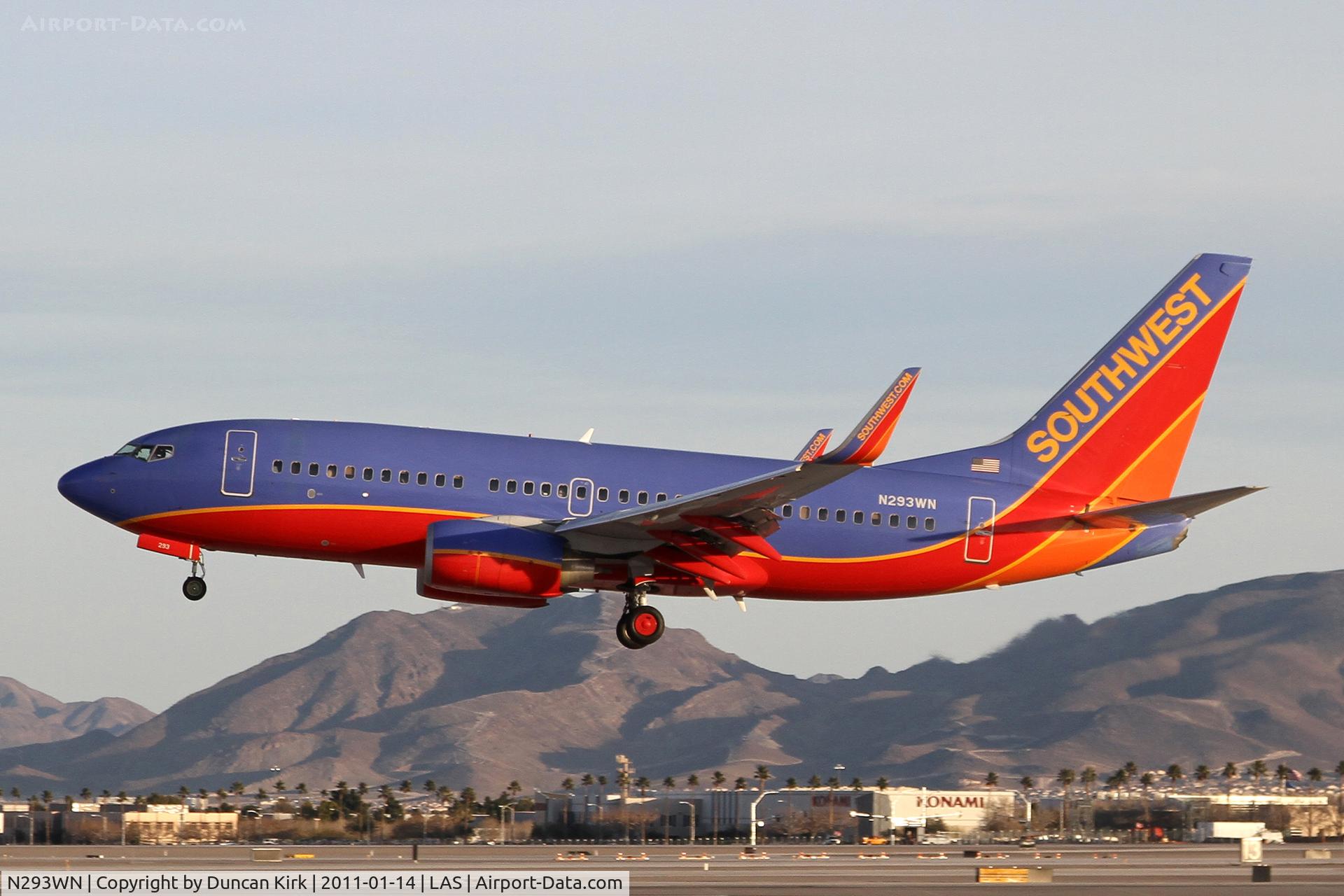 N293WN, 2007 Boeing 737-7H4 C/N 36612, The sun was setting in this shot