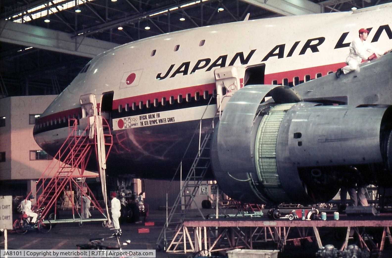 JA8101, 1970 Boeing 747-146 C/N 19725, Undergoing maintenance at Tokyo.May 1971