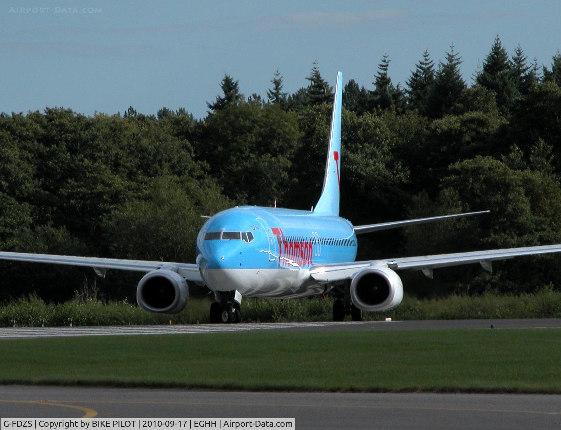 G-FDZS, 2009 Boeing 737-8K5 C/N 35147, Just entering rwy 26