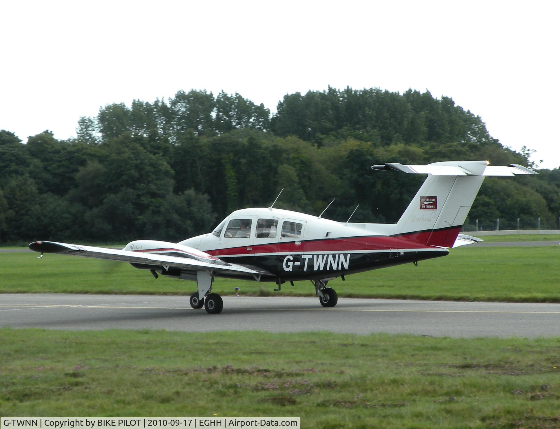 G-TWNN, 1980 Beech 76 Duchess C/N ME-329, Duchess taxying to rwy 26