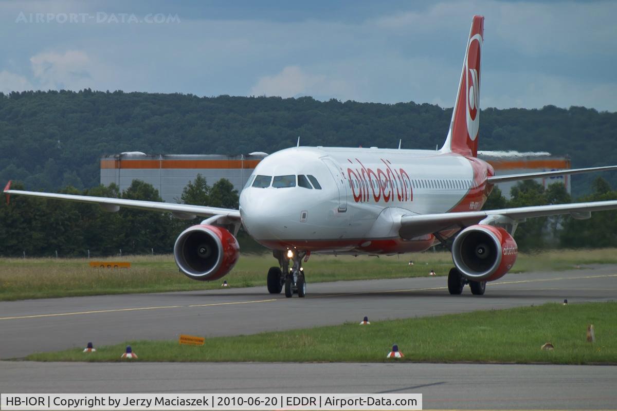 HB-IOR, 2009 Airbus A320-214 C/N 4033, HB-IOR_
2009 Airbus A320-214,
