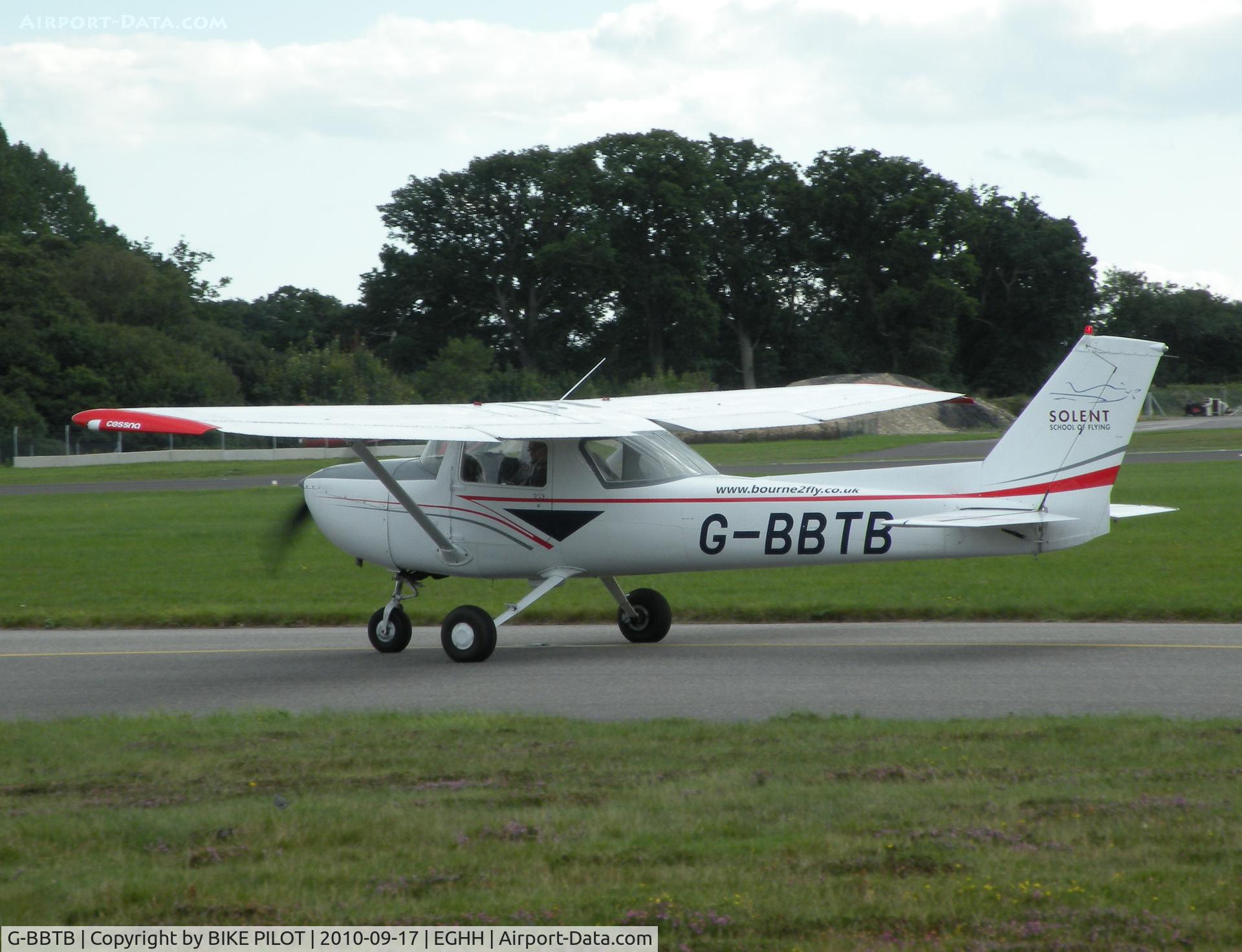 G-BBTB, 1973 Reims FRA150L Aerobat C/N 0224, Taxying to rwy 26