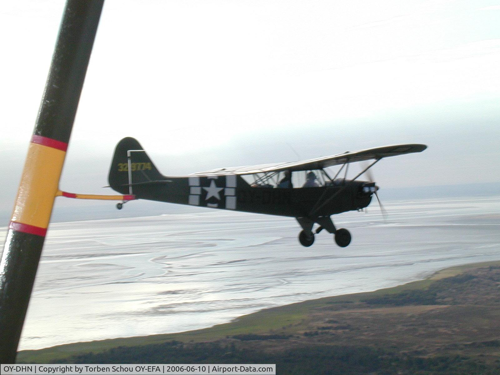 OY-DHN, 1951 Piper L-4H Grasshopper (J3C-65D) C/N 18-1477, Foto from island Fanø DK,