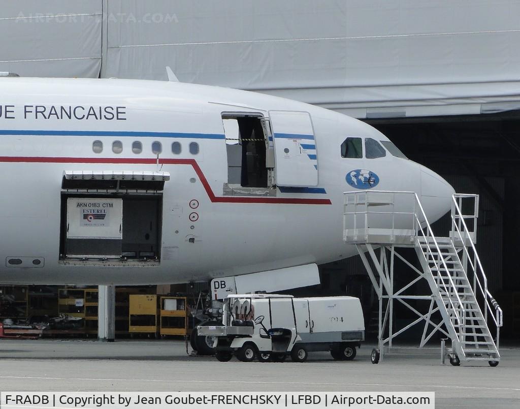 F-RADB, 1987 Airbus A310-304 C/N 422, à la Sogerma