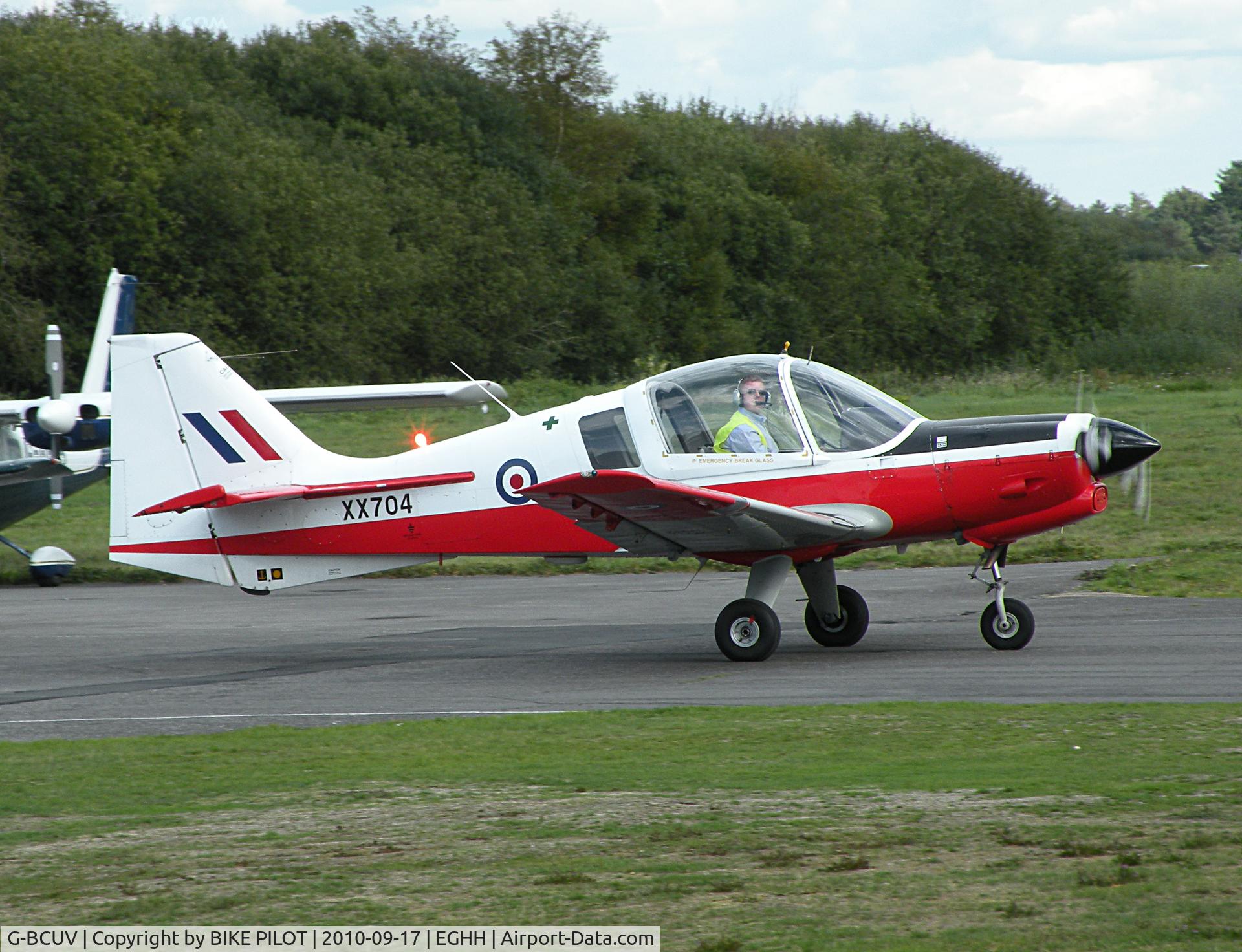 G-BCUV, 1975 Scottish Aviation Bulldog Series 120 Model 122 C/N BH120/376, Bulldog taxying past the Flying Club