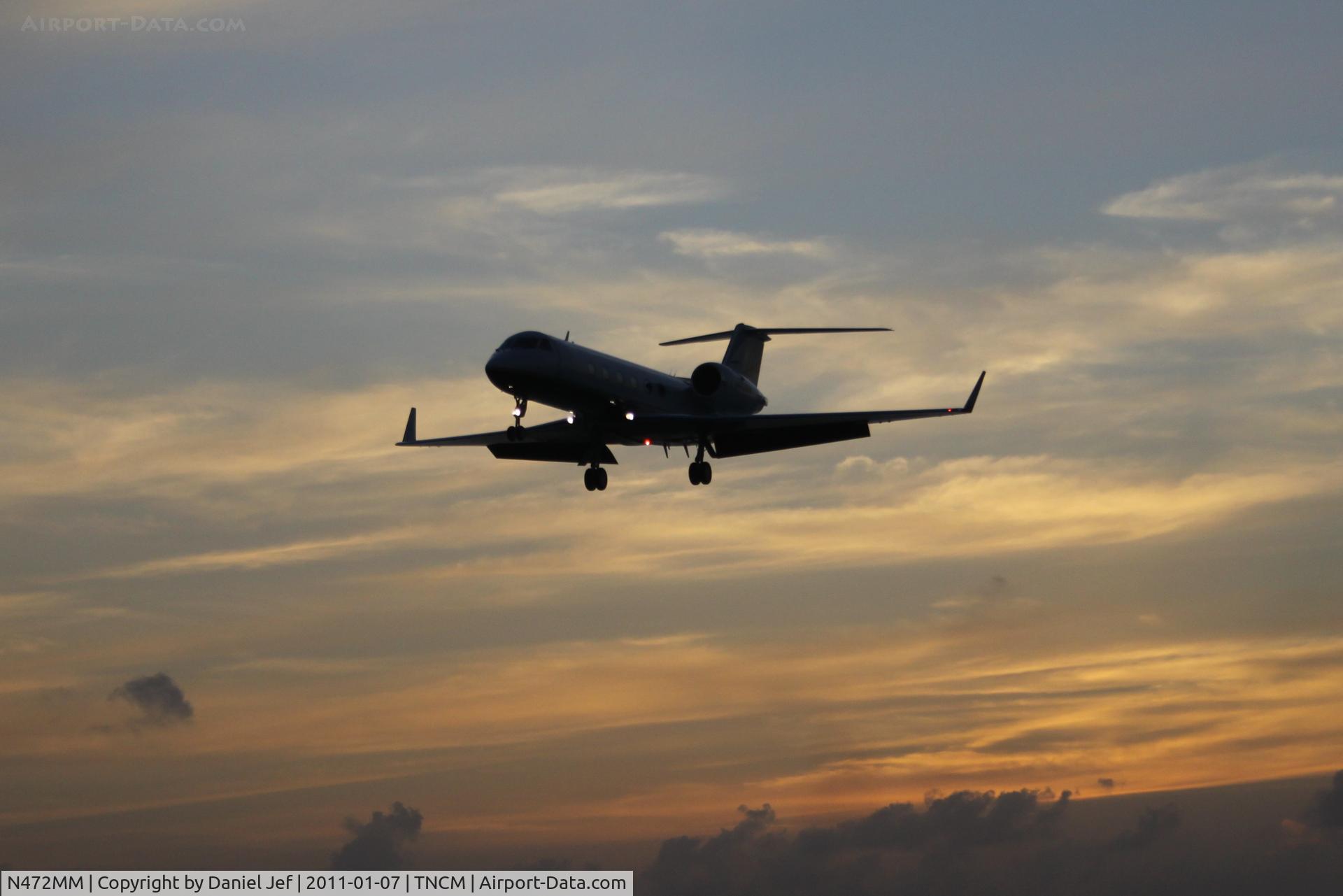 N472MM, Gulfstream Aerospace G-IV C/N 1072, N472MM landing at TNCM