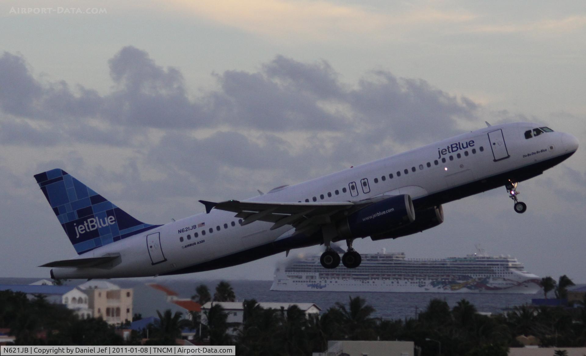 N621JB, 2005 Airbus A320-232 C/N 2491, Jet Blue N621JB departing TNCM