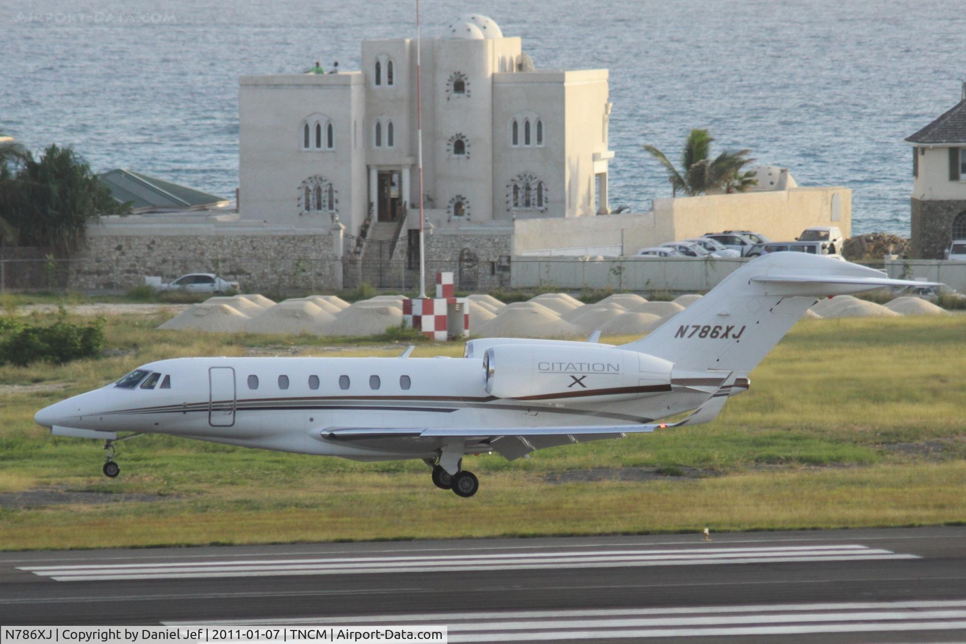N786XJ, 2008 Cessna 750 Citation X C/N 750-0286, N786XJ landing at TNCM