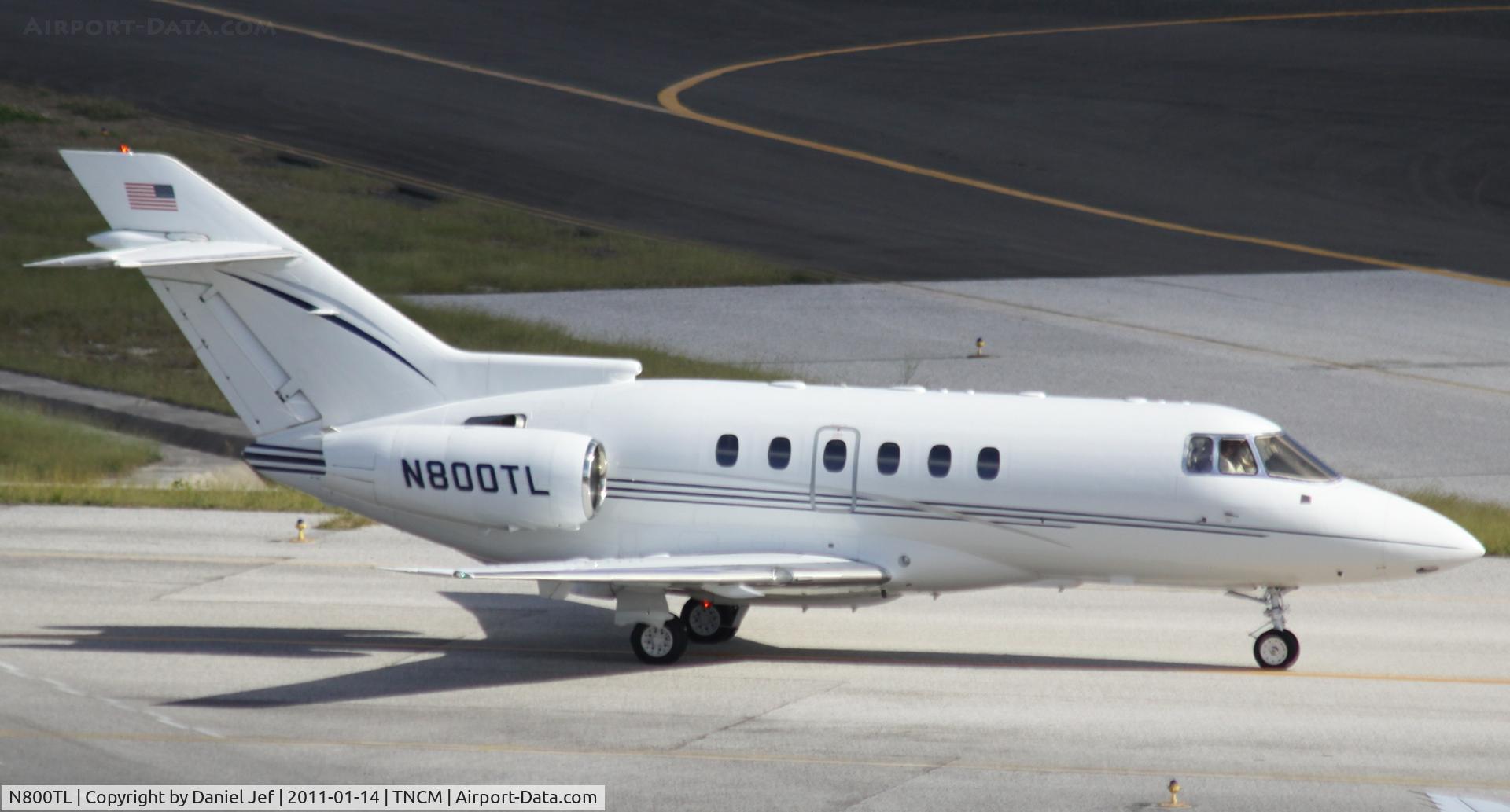N800TL, 1998 Raytheon Hawker 800XP C/N 258394, N800TL taxing to depart TNCM