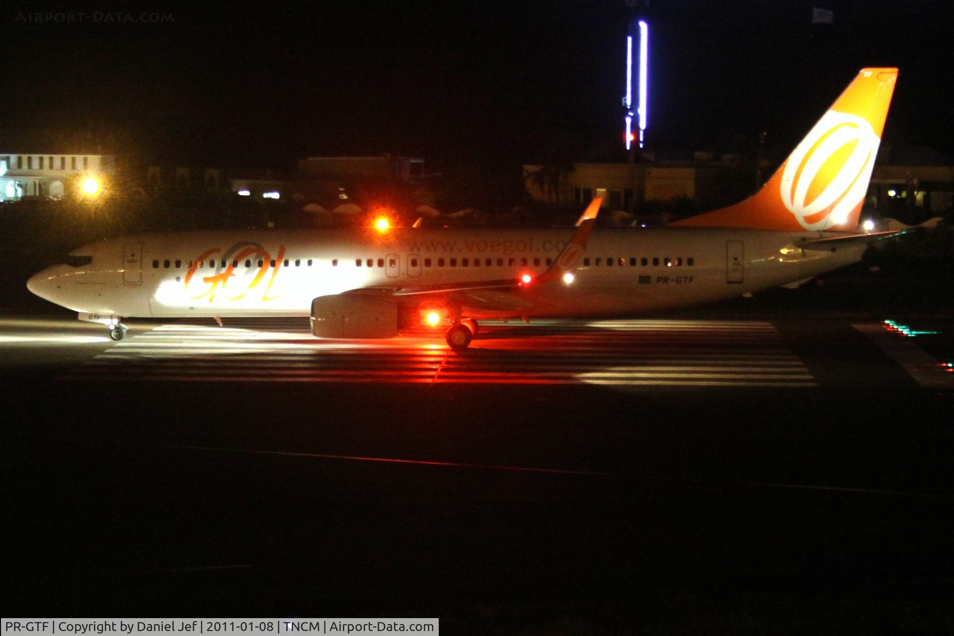 PR-GTF, 2006 Boeing 737-8EH C/N 34279, GOL PR-GTF at the lines at TNCM