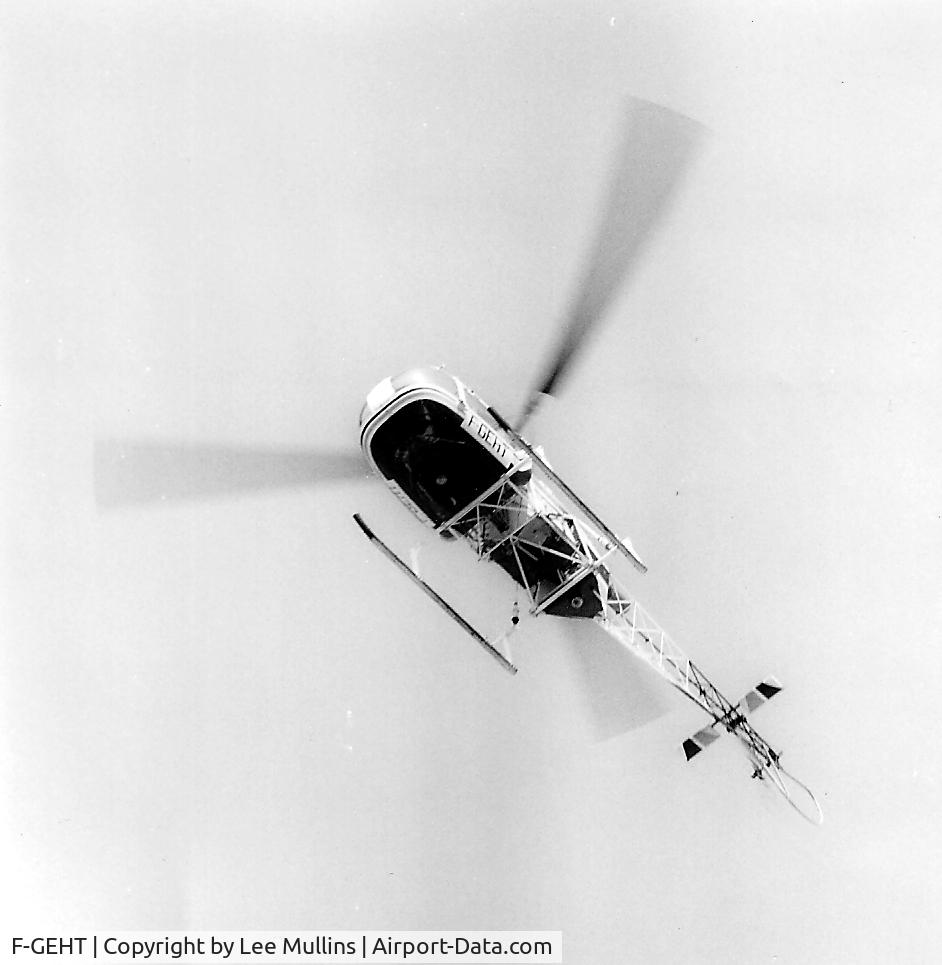 F-GEHT, Aerospatiale SA-318C Alouette II Astazou C/N 2150, In flight at Cranfield.