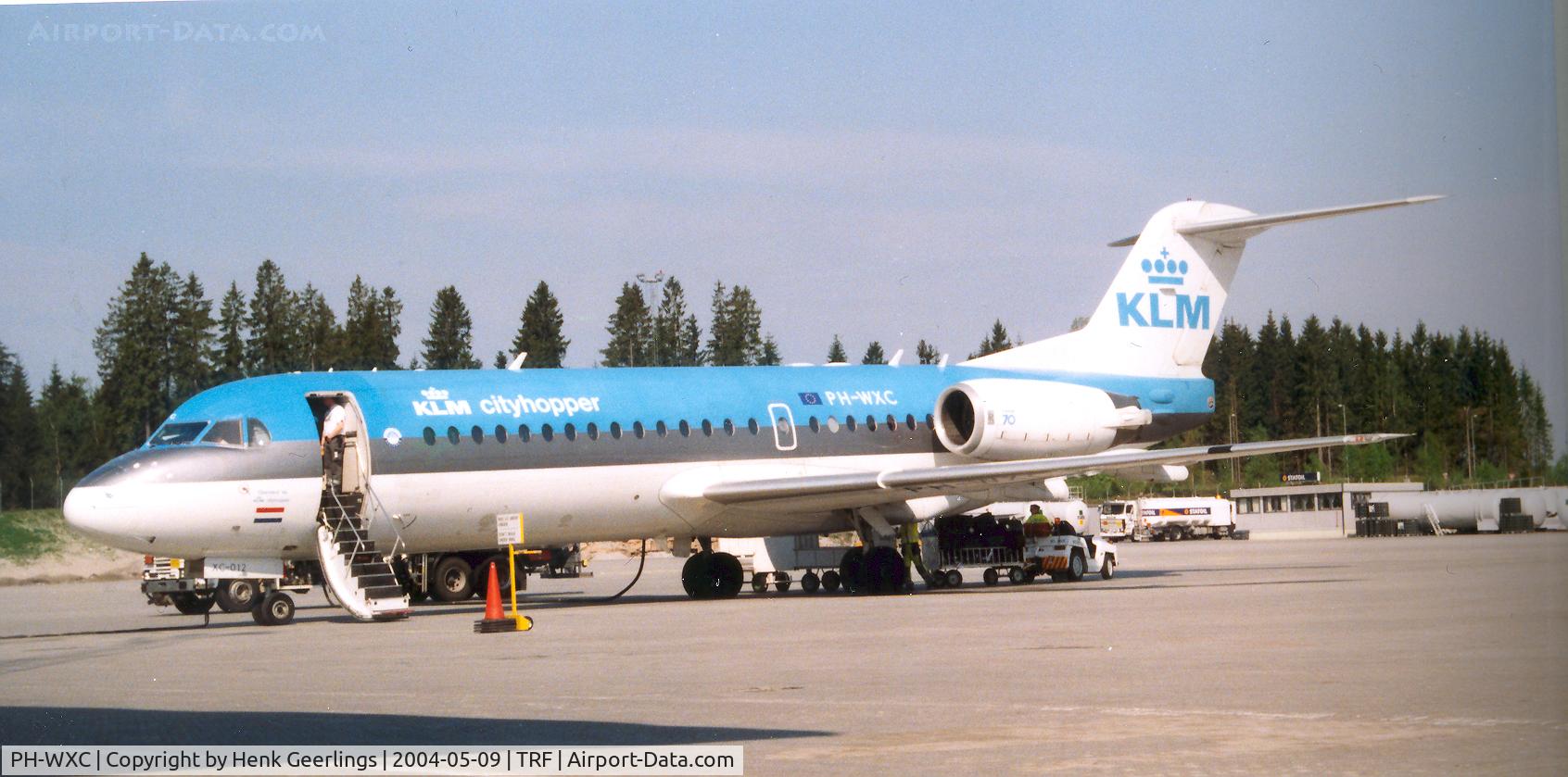 PH-WXC, 1996 Fokker 70 (F-28-0070) C/N 11574, KLM Cityhopper , Torp - Oslo