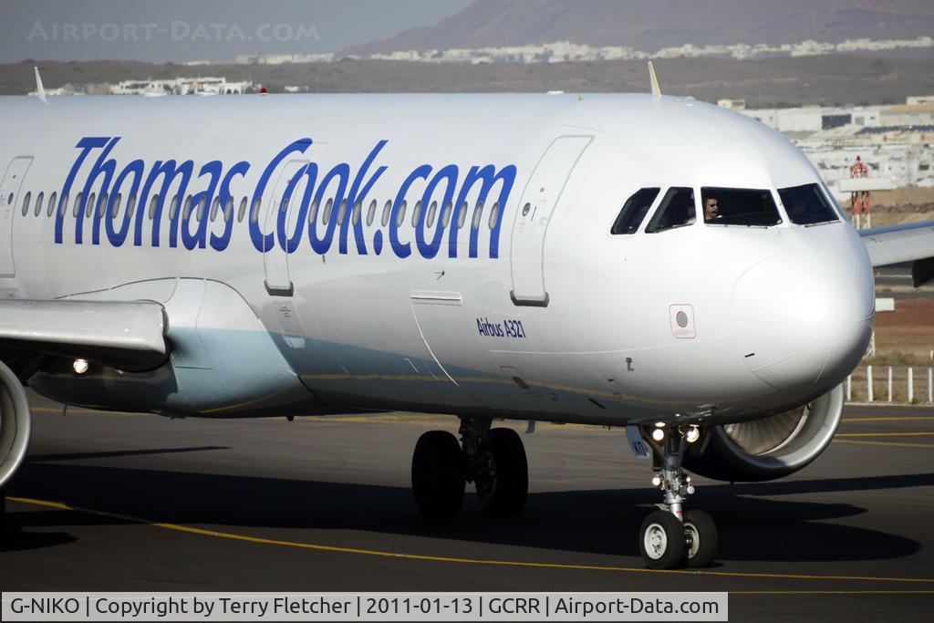 G-NIKO, 2000 Airbus A321-211 C/N 1250, Thos Cook 2000 Airbus A321-211, c/n: 1250 arrives at the holding point of Runway 03