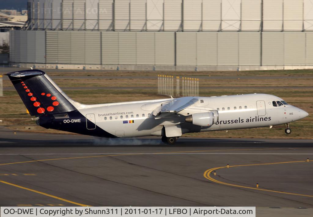 OO-DWE, 1998 British Aerospace Avro 146-RJ100 C/N E3327, Landing rwy 14R