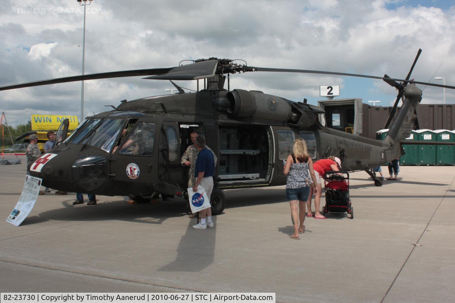 82-23736, 1982 Sikorsky UH-60A Black Hawk C/N 70.559, 1982 Sikorsky UH-60A Blackhawk, c/n: 70.553