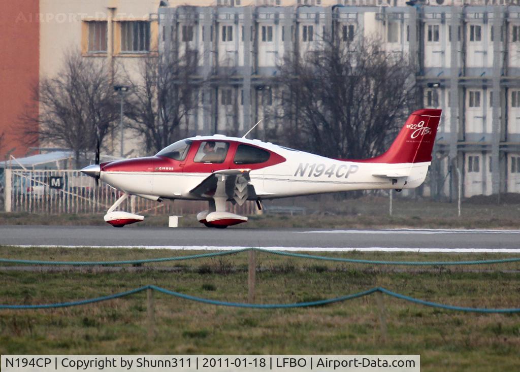 N194CP, 2008 Cirrus SR22 C/N 3059, Ready for take off rwy 32R...
