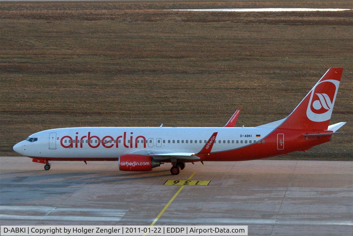 D-ABKI, 2009 Boeing 737-86J C/N 37748, Leaving in last sunlight southwards to Fuerteventura.
