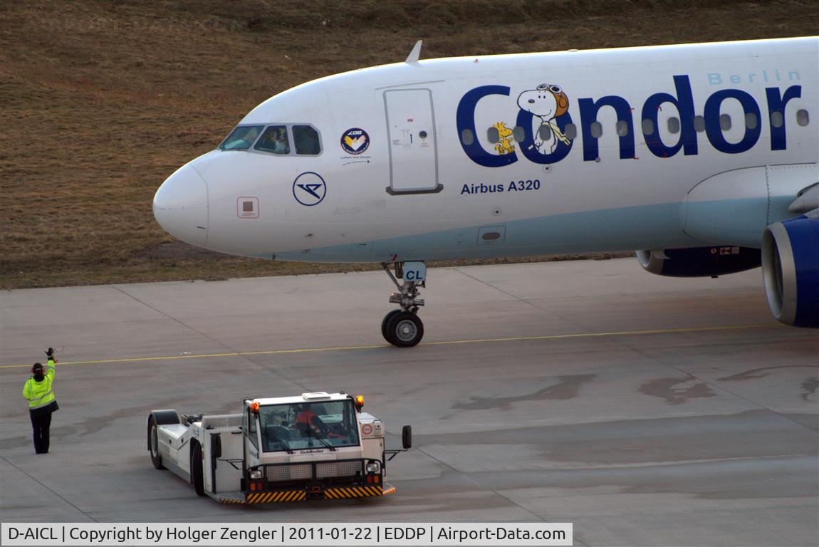 D-AICL, 2001 Airbus A320-212 C/N 1437, Waving good bye for DE 6422 to Hurghada/Egypt.