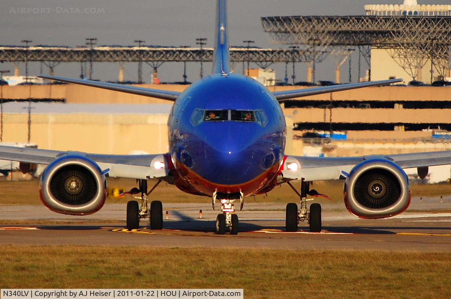 N340LV, 1987 Boeing 737-3K2 C/N 23738, Holding short rwy 12R