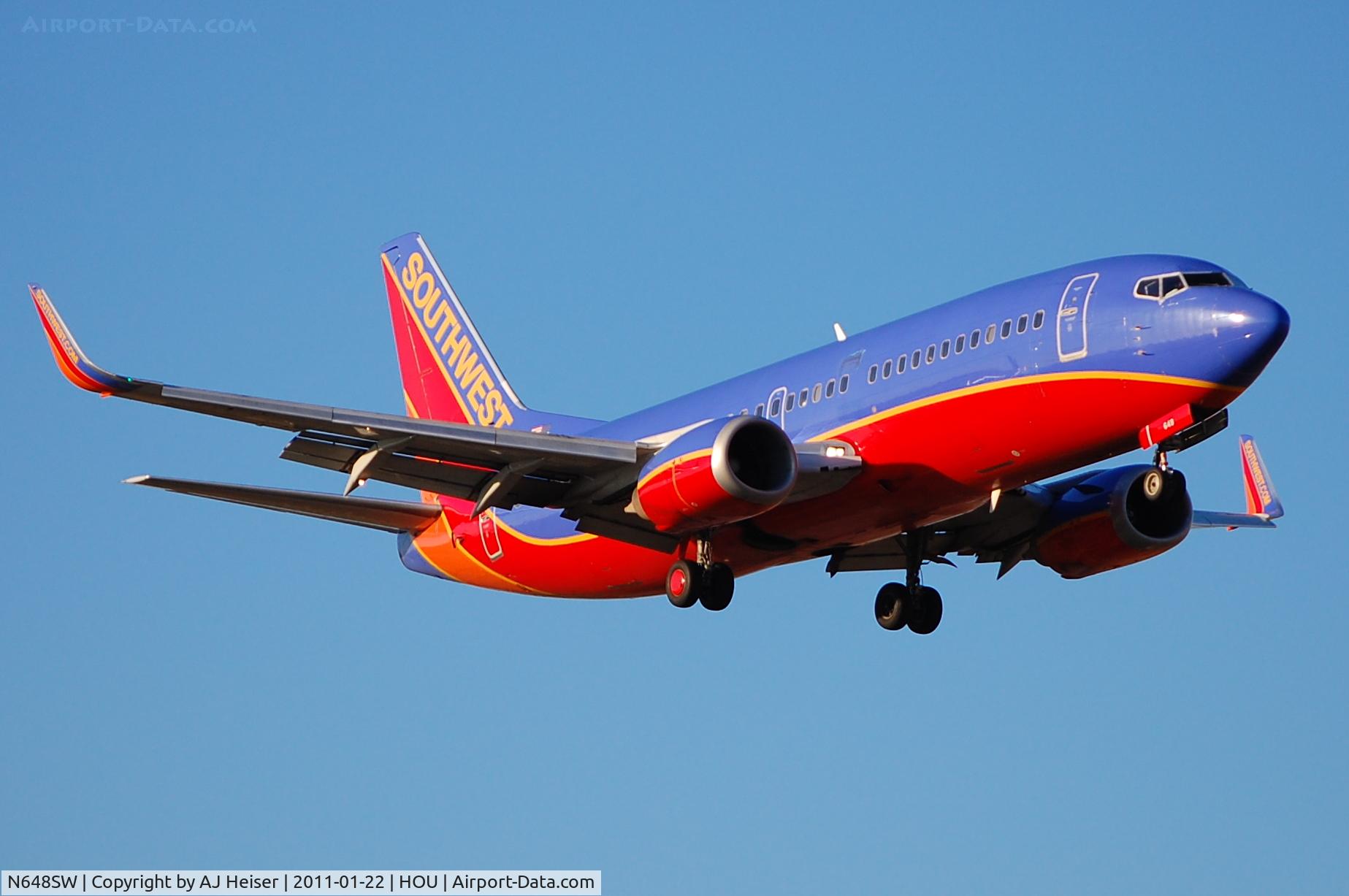 N648SW, 1997 Boeing 737-3H4 C/N 27718, Short final rwy 12R
