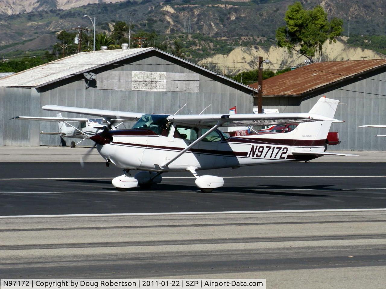N97172, 1984 Cessna 172P C/N 17276162, 1984 Cessna 172P SKYHAWK II, Lycpming O-320-D2J 160 Hp, takeoff roll Rwy 22