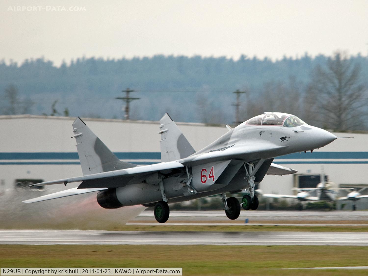 N29UB, 1989 Mikoyan-Gurevich MiG-29UB C/N 50903014896, Getting airborne for the first time in the US!