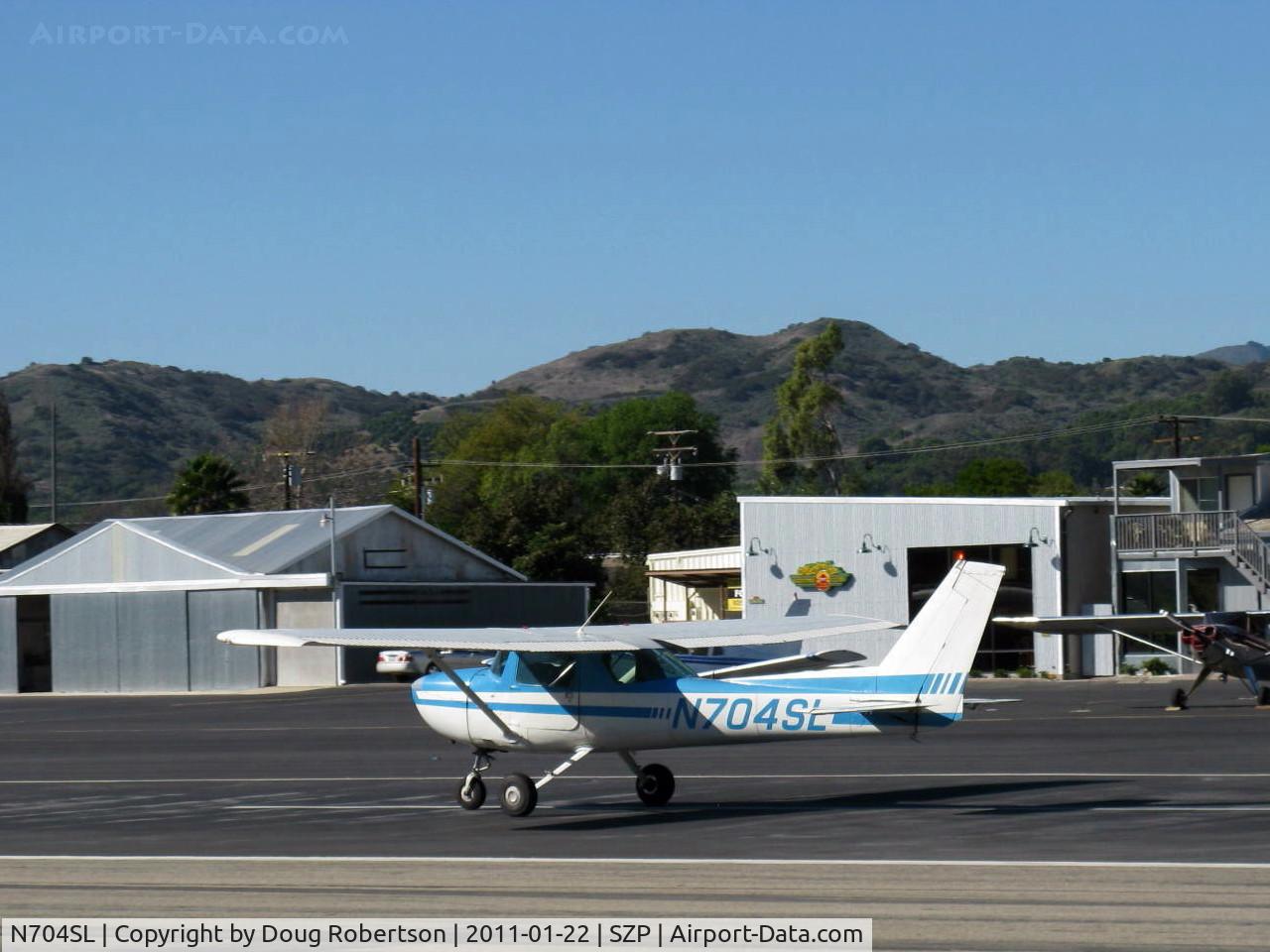 N704SL, 1976 Cessna 150M C/N 15078837, 1976 Cessna 150M, Continental O-200 100 Hp, takeoff roll Rwy 22