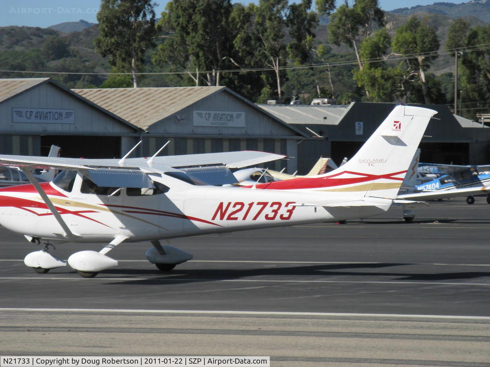 N21733, 2007 Cessna T182T Turbo Skylane Turbo Skylane C/N T18208706, 2007 Cessna T182T TURBO SKYLANE, Lycoming TIO-540-AK1A 235 Hp, landing roll Rwy 22