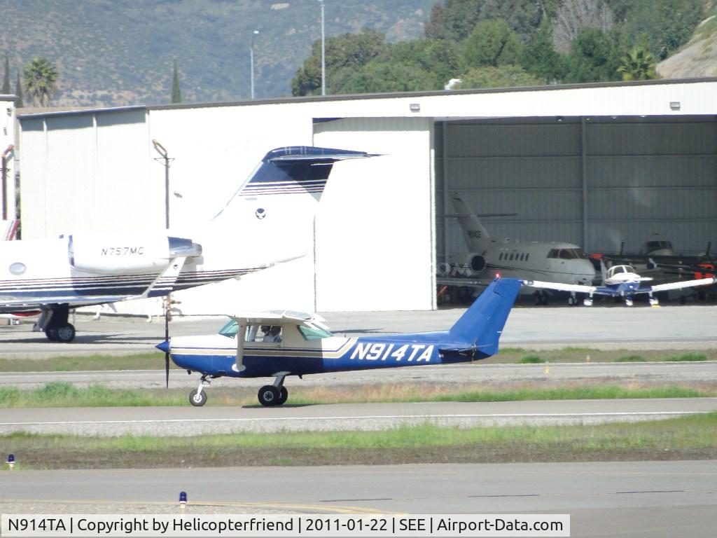 N914TA, 1981 Cessna 152 C/N 15285475, Student and instructor landed on runway 27R