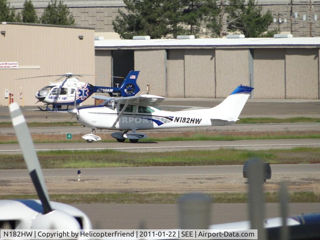 N182HW, 1972 Cessna 182P Skylane C/N 18261525, Just landed on runway 27L and is rolling out