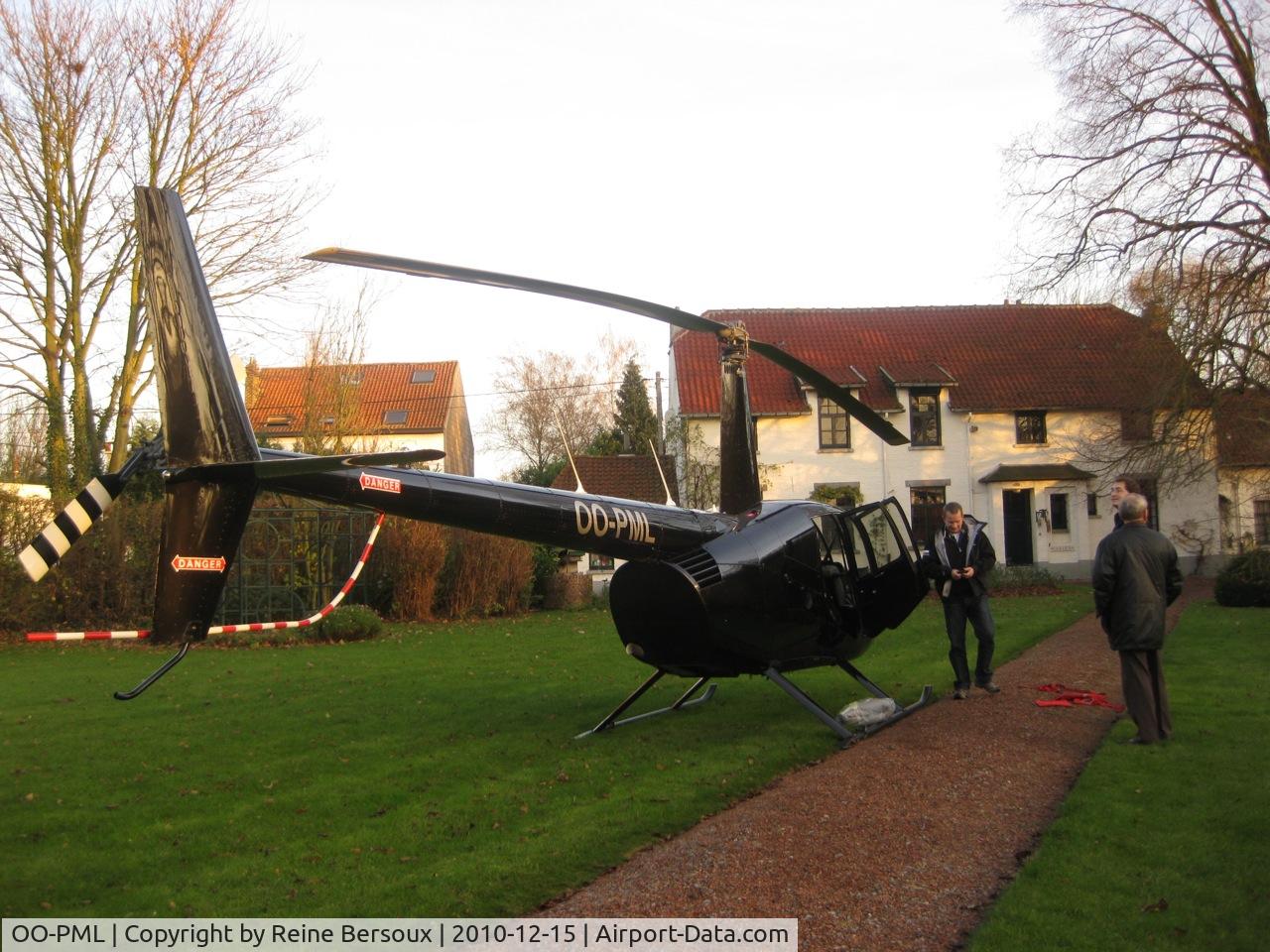 OO-PML, Robinson 44 II C/N 12608, In Parent's Garden