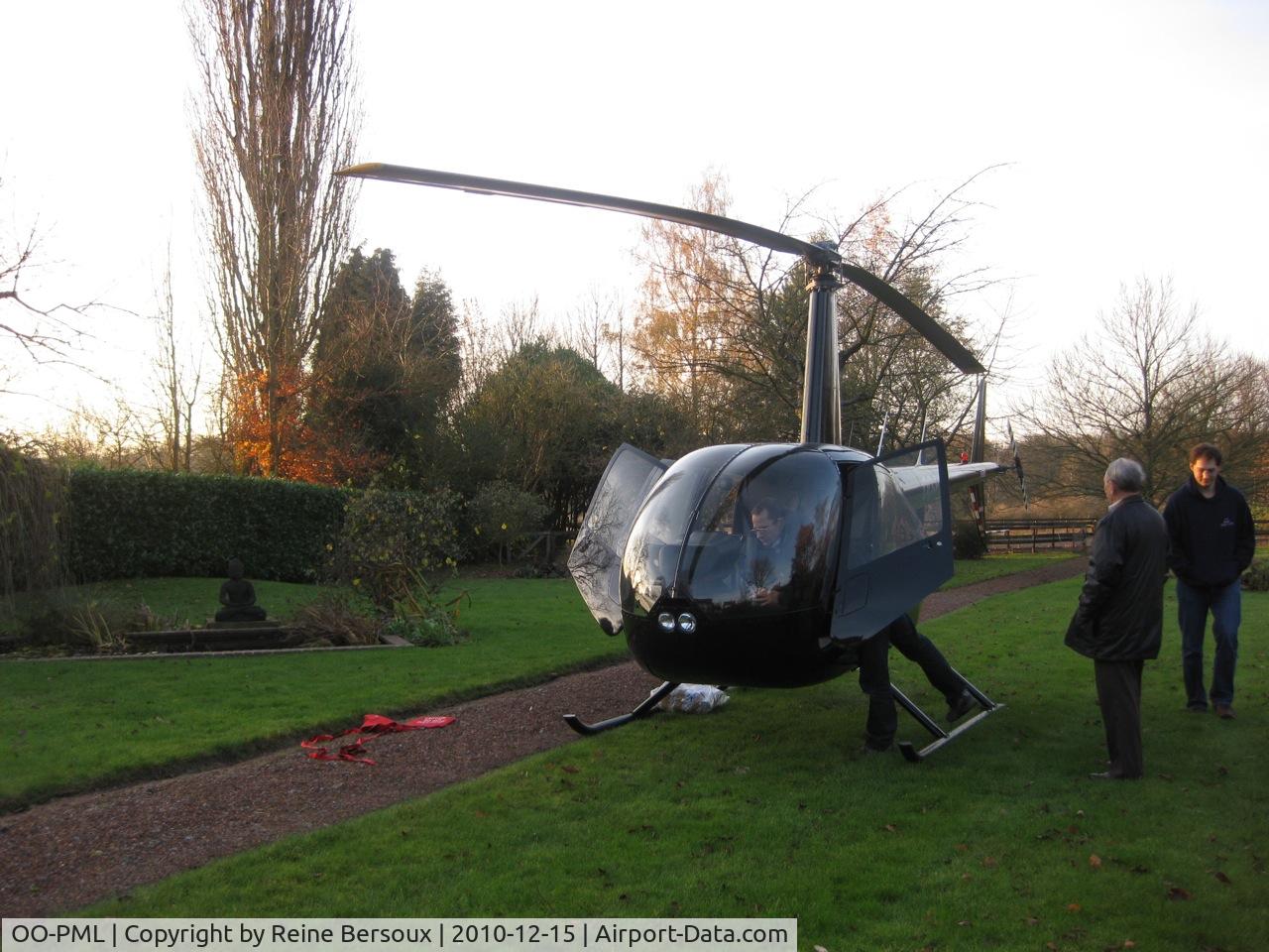 OO-PML, Robinson 44 II C/N 12608, In Parent's garden