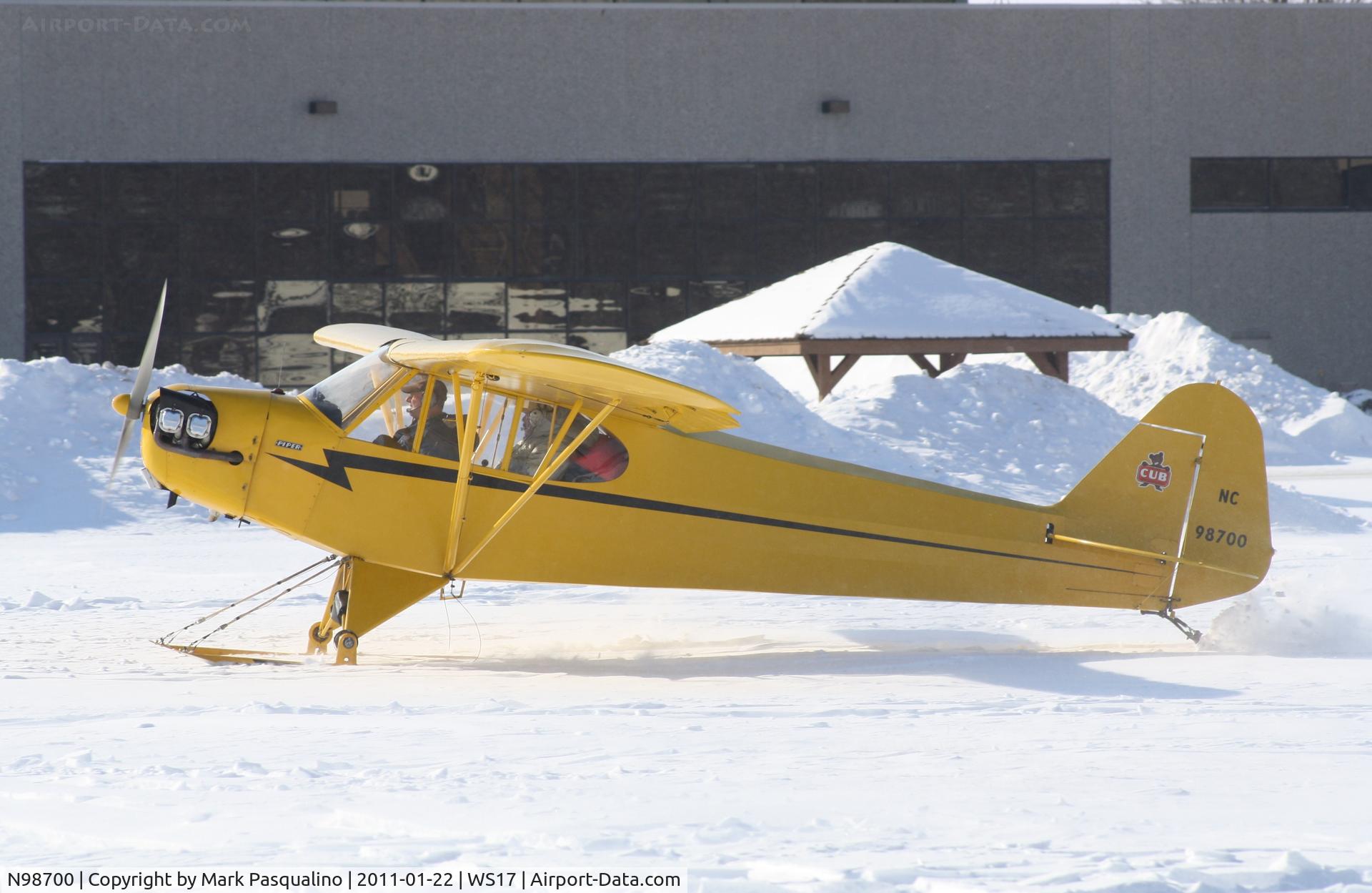 N98700, 1946 Piper J3C-65 Cub C/N 18930, Piper J3C-65