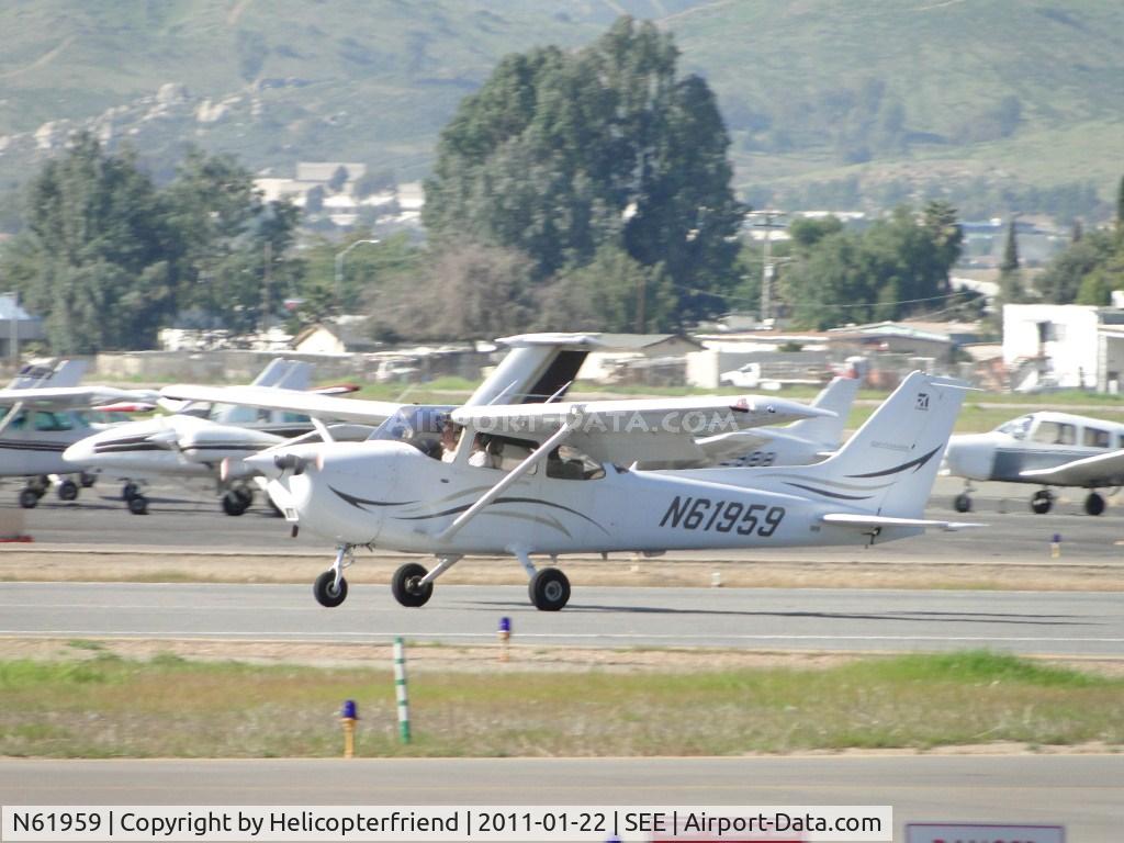 N61959, 2008 Cessna 172R C/N 17281542, Taxiing back to parking area