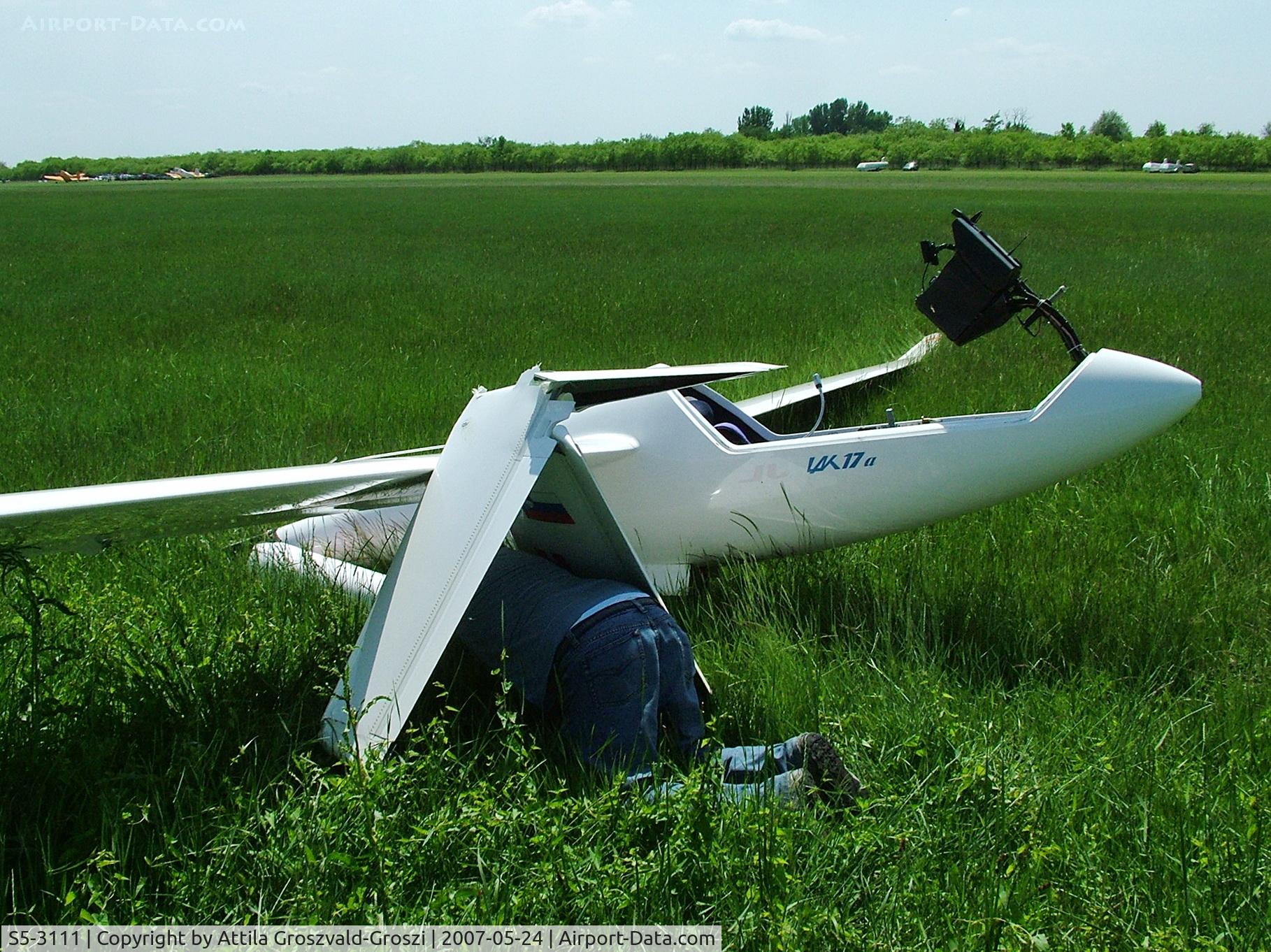 S5-3111, Sportine Aviacija LAK-17A, Following the take off the aerotowed glider climbed steeply above the tow plane. The pilot released and initiated a turn. The wingtip touched the ground and the glider swerved. The pilot remained unhurt, the fuselage and the horizontal stabiliser broke.