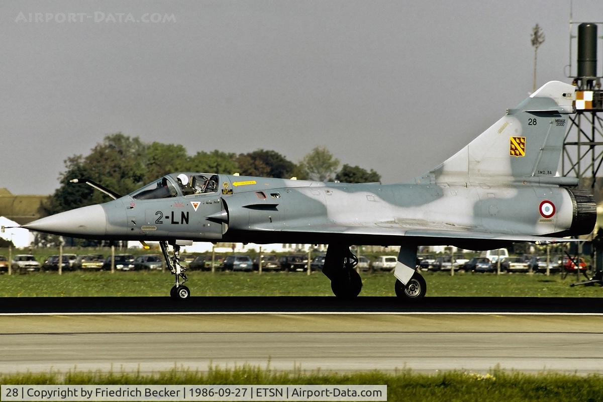 28, Dassault Mirage 2000C C/N 89, decelerating after touchdown