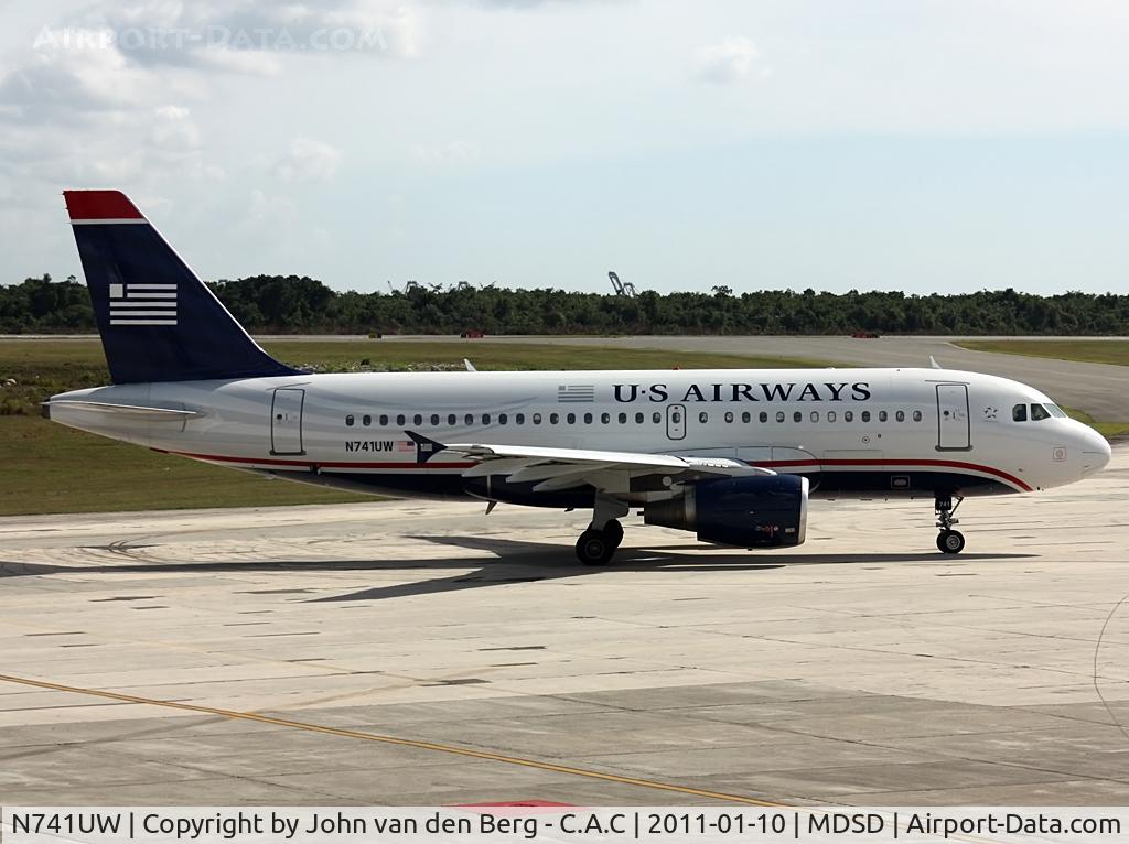N741UW, 2000 Airbus A319-112 C/N 1269, USAirways A319-112 N741UW (1269) @ SDQ / MDSD