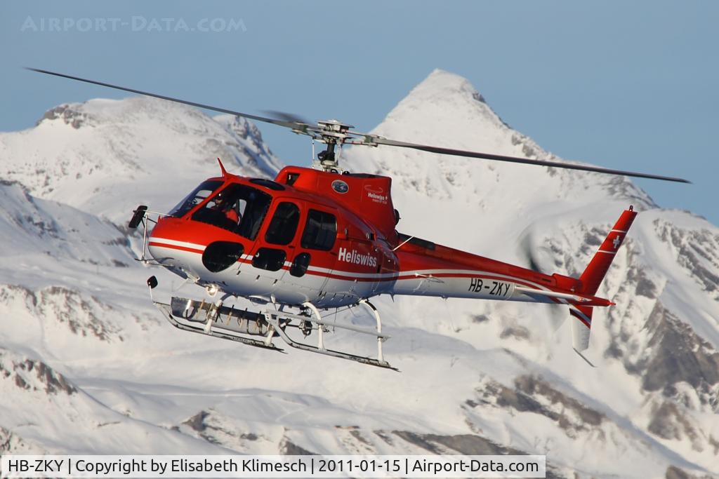 HB-ZKY, 1994 Aerospatiale AS-350B-2 Ecureuil C/N 2825, at Lauberhorn/Switzerland