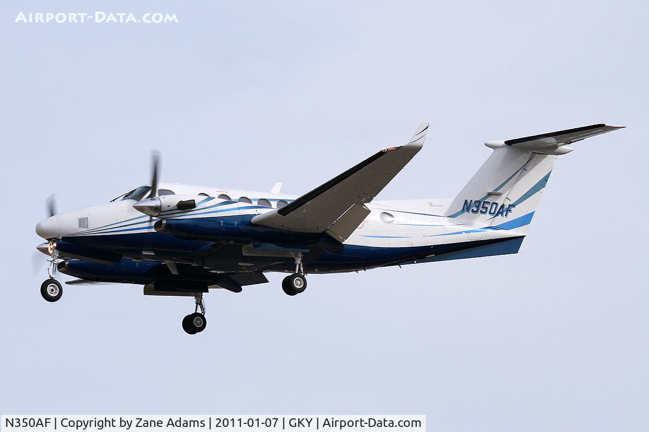 N350AF, 1997 Beech B300 King Air C/N FL-184, 2011 Cotton Bowl game day traffic landing at Arlington Municipal Airport
