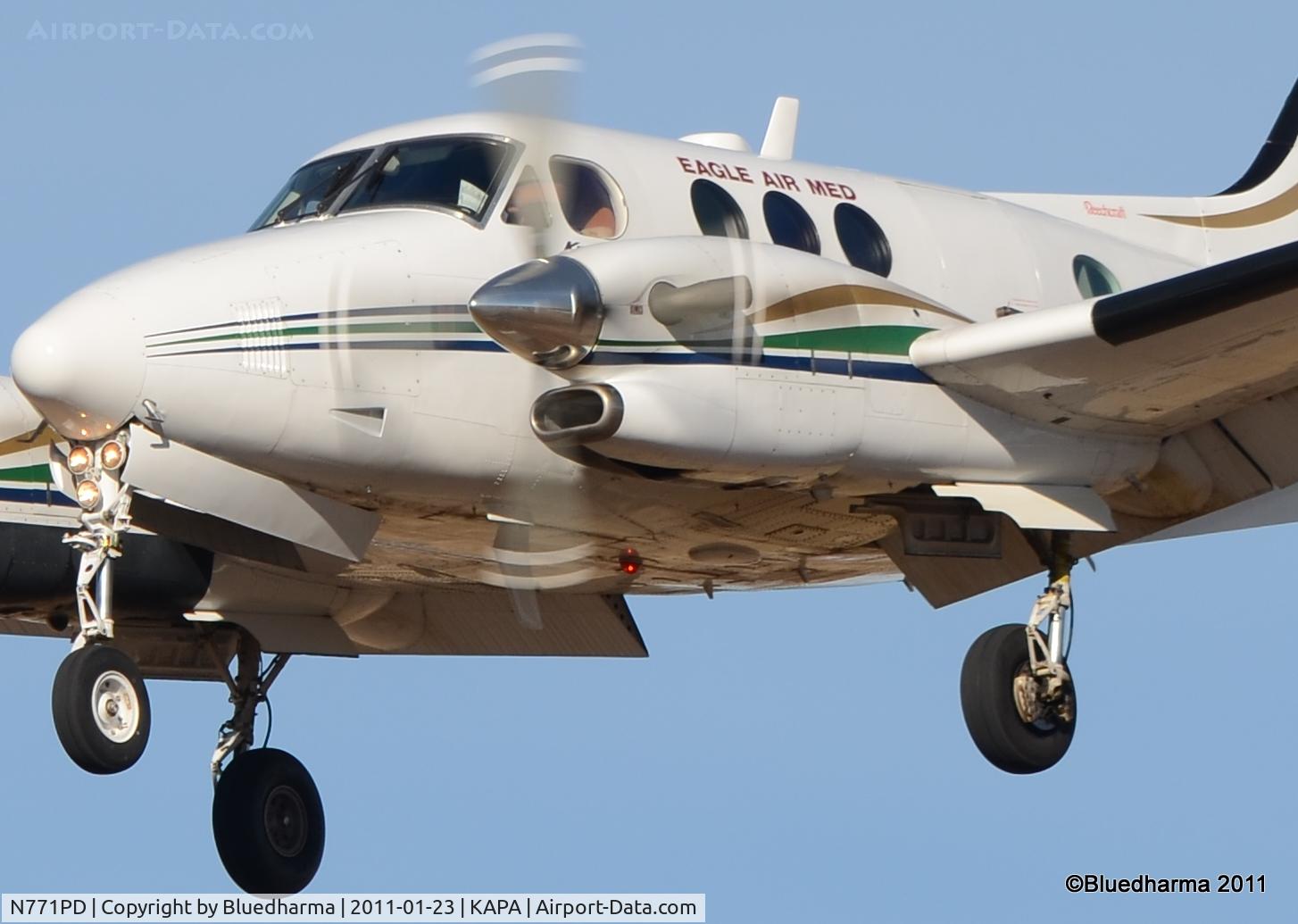 N771PD, Raytheon Aircraft Company C90A C/N LJ-1635, On final