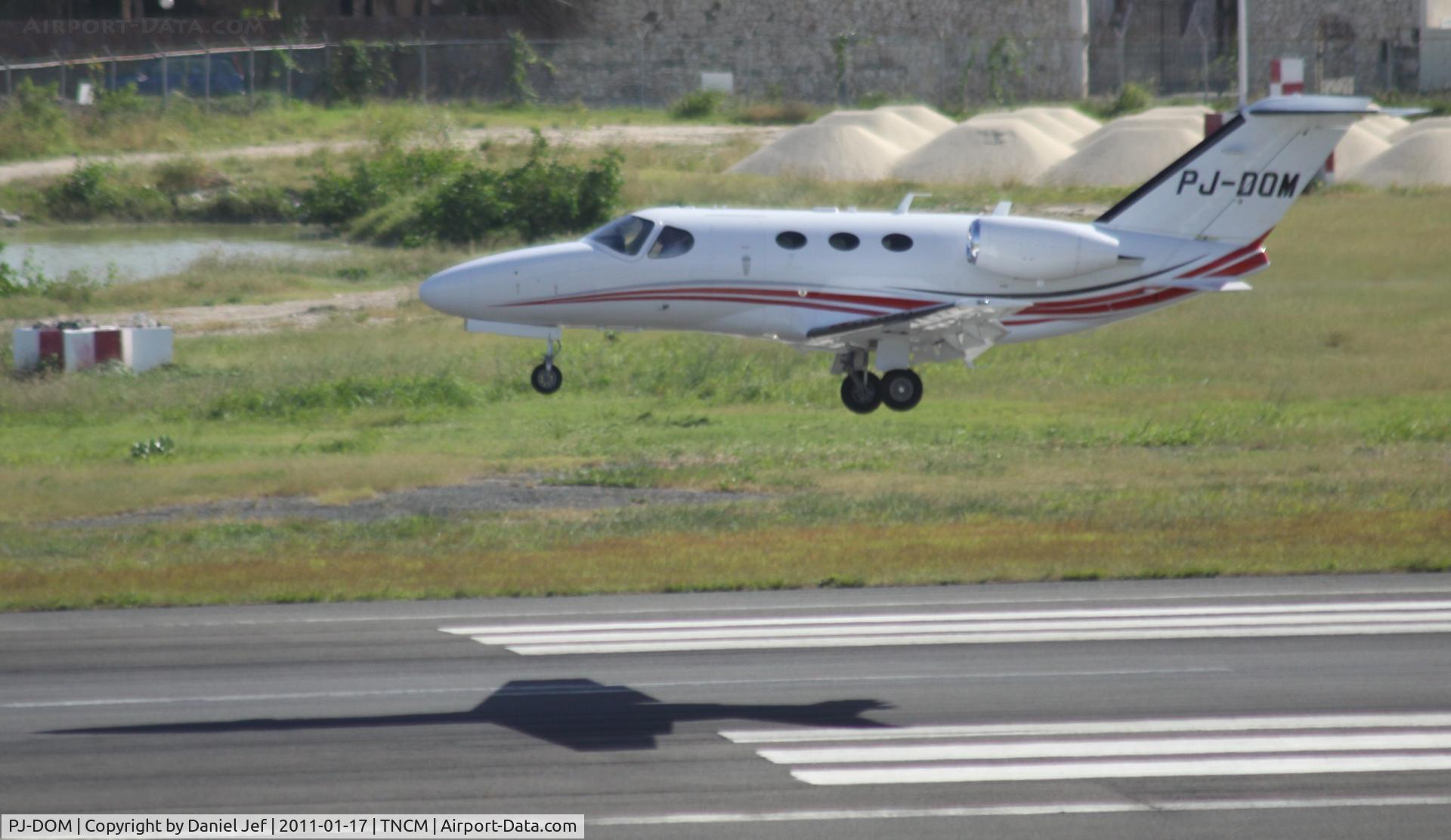 PJ-DOM, 2010 Cessna 510 Citation Mustang Citation Mustang C/N 510-0316, PJ-DOM landing at TNCM