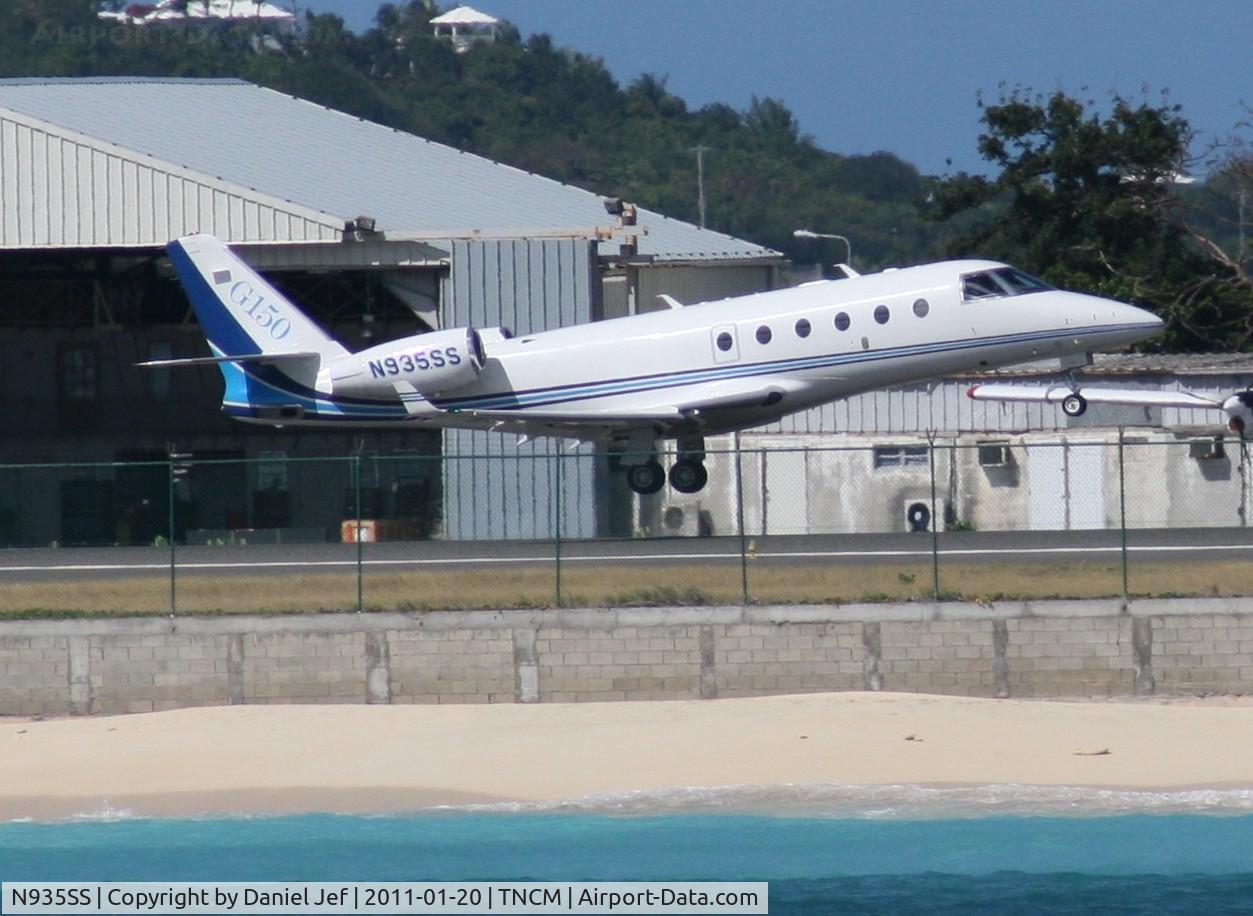 N935SS, Israel Aerospace Industries Gulfstream G150 C/N 279, N935SS departing TNCM