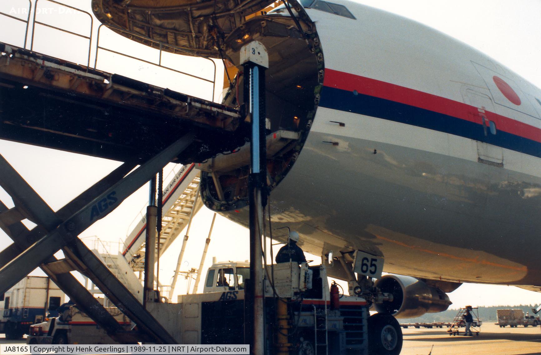 JA8165, 1979 Boeing 747-221F C/N 21743, JAL Cargo plane unloading at Narita , Nov '89