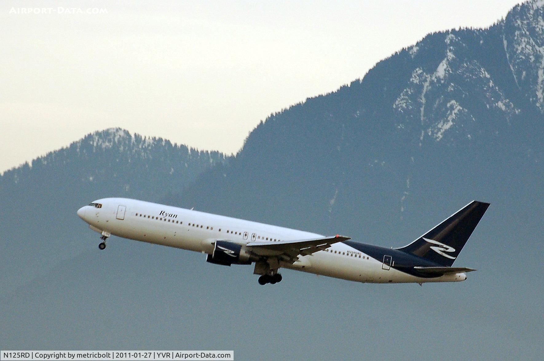 N125RD, 1990 Boeing 767-383/ER C/N 24849, Take off from YVR