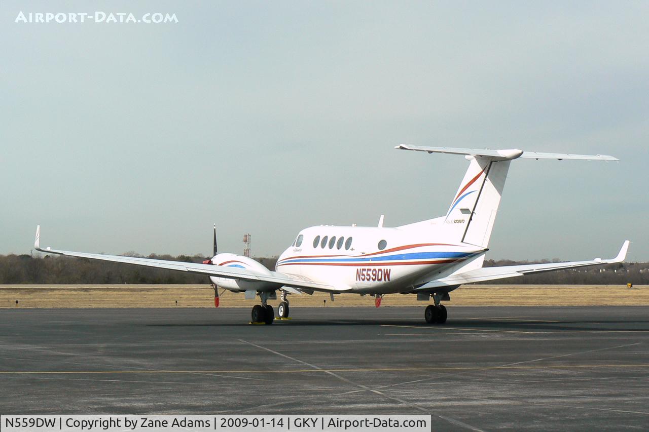 N559DW, 1982 Beech B200 King Air C/N BB-1036, At Arlington Municipal Airport
