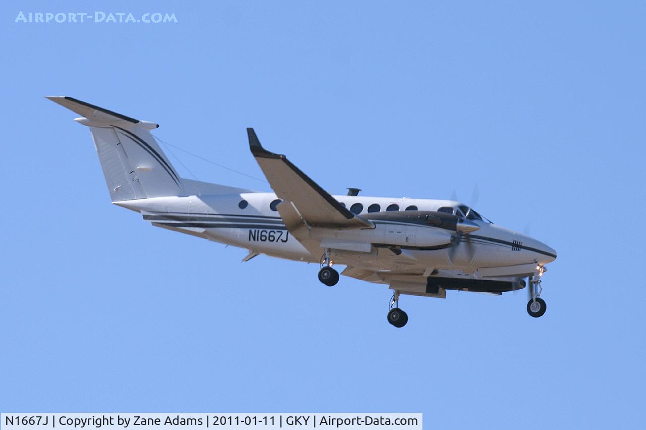N1667J, 1999 Raytheon Aircraft Company B300C C/N FM-10, At Arlington Municipal Airport