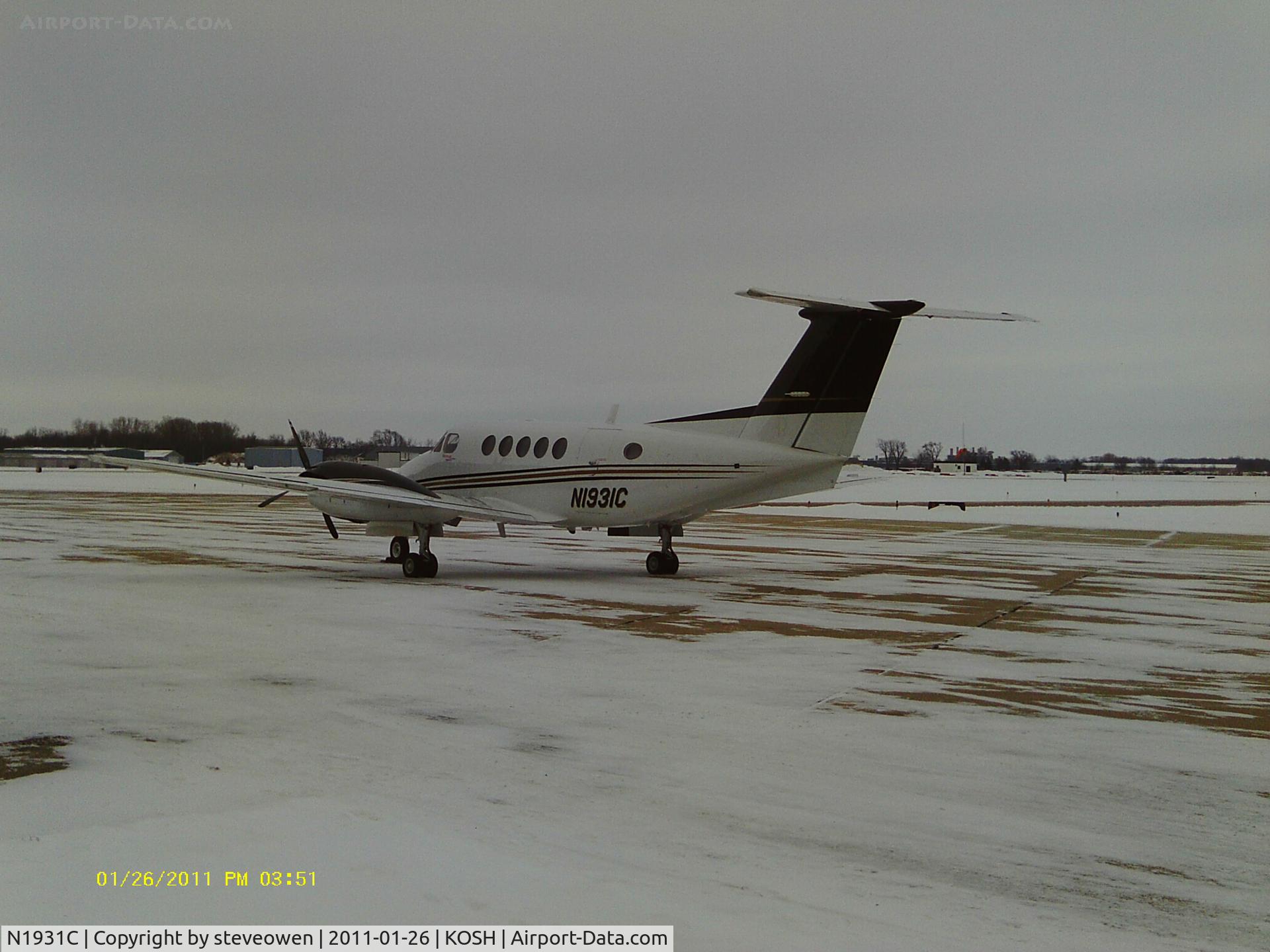 N1931C, 2008 Hawker Beechcraft B200GT King Air C/N BY-37, snowy Wisconsin day on Orion ramp at dusk